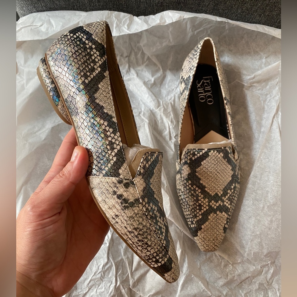 FRANCO SARTO Textured Leather Pointed Toe Loafer Flat Shoes